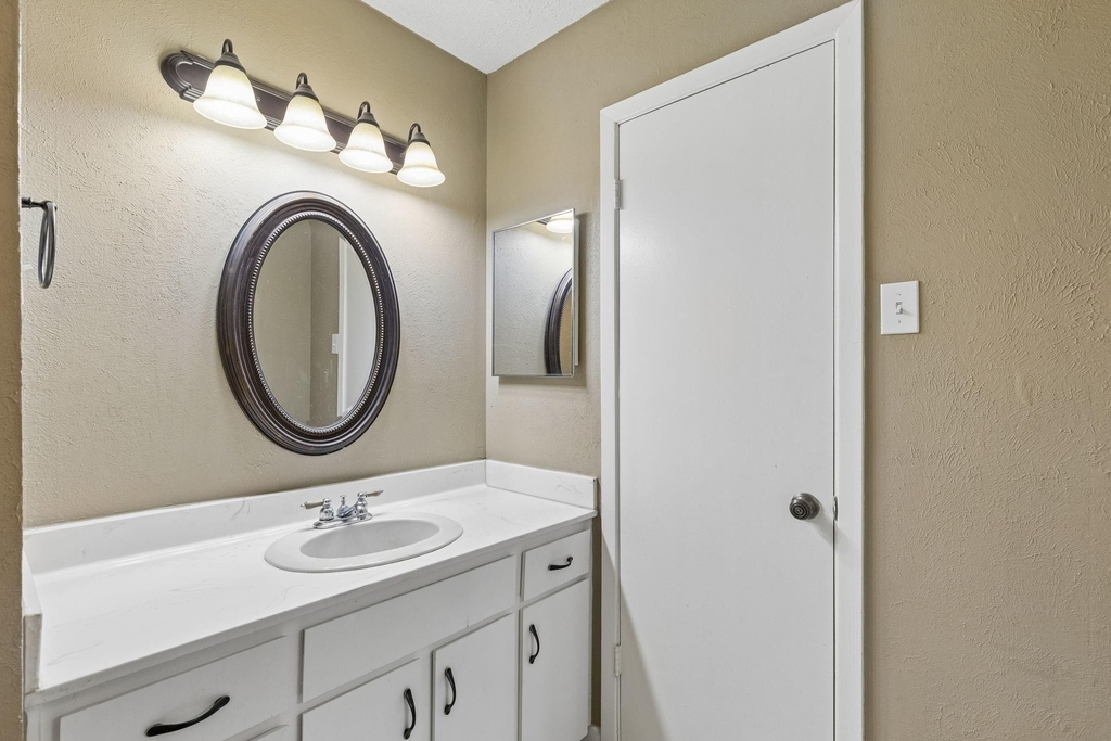 1806 Lakecrest Court - Photo 27
