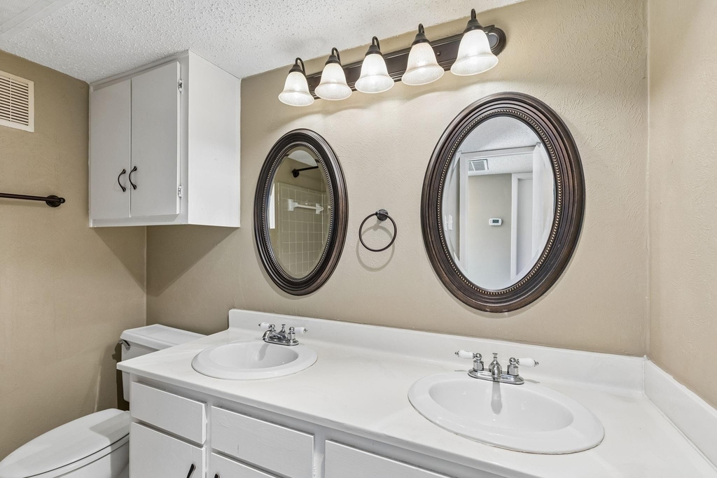1806 Lakecrest Court - Photo 21