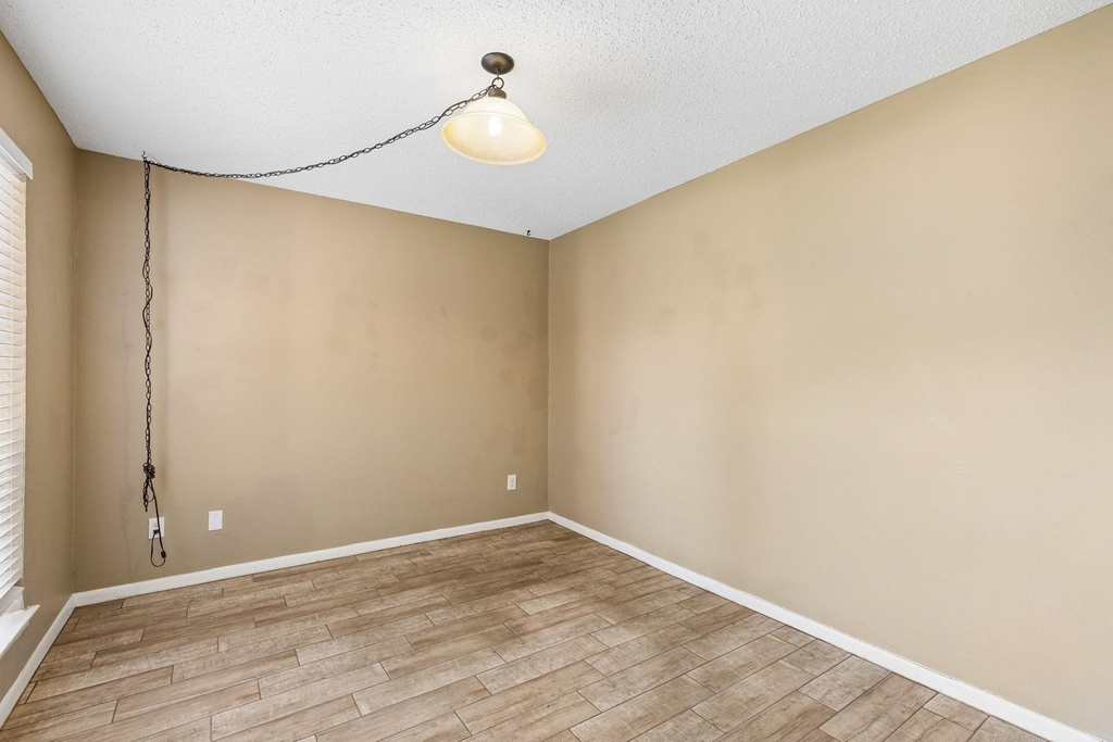 1806 Lakecrest Court - Photo 17