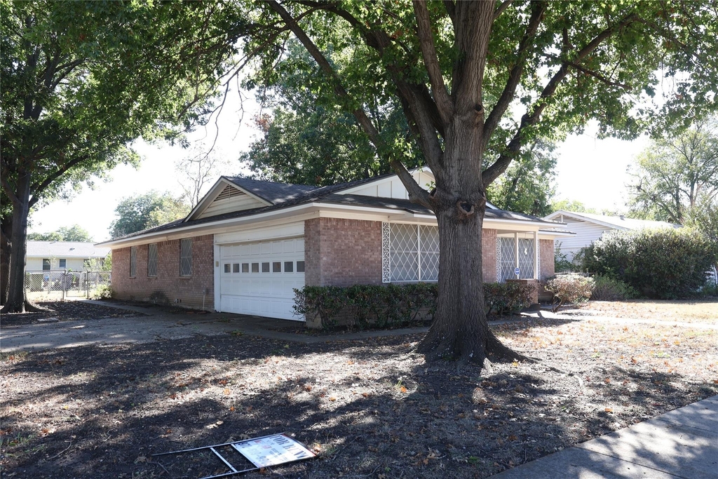 1202 Alamo Lane - Photo 1