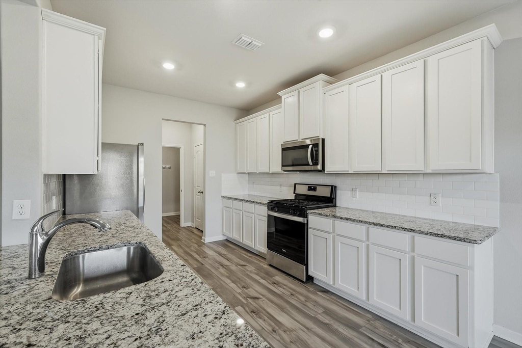 2029 Yarbrough Drive - Photo 5