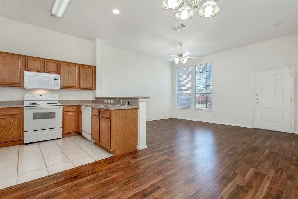 1727 Preston On The Lake Boulevard - Photo 9