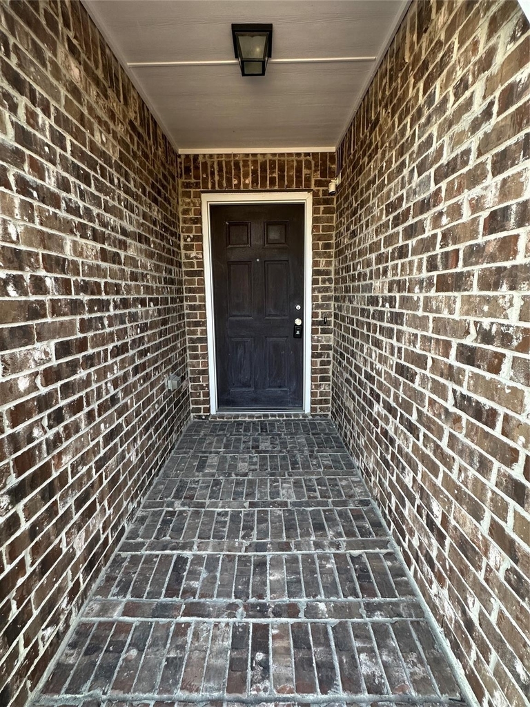 1813 6th Street - Photo 2