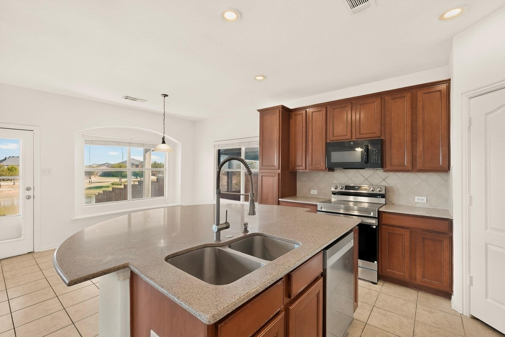 14908 Riverside Drive - Photo 12