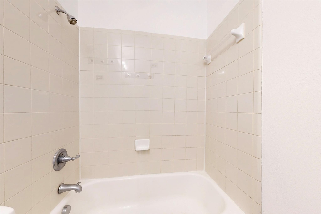 14908 Riverside Drive - Photo 18