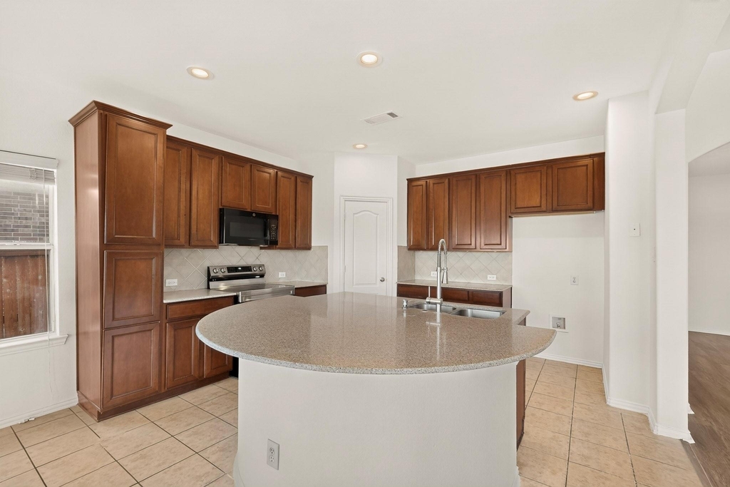 14908 Riverside Drive - Photo 10