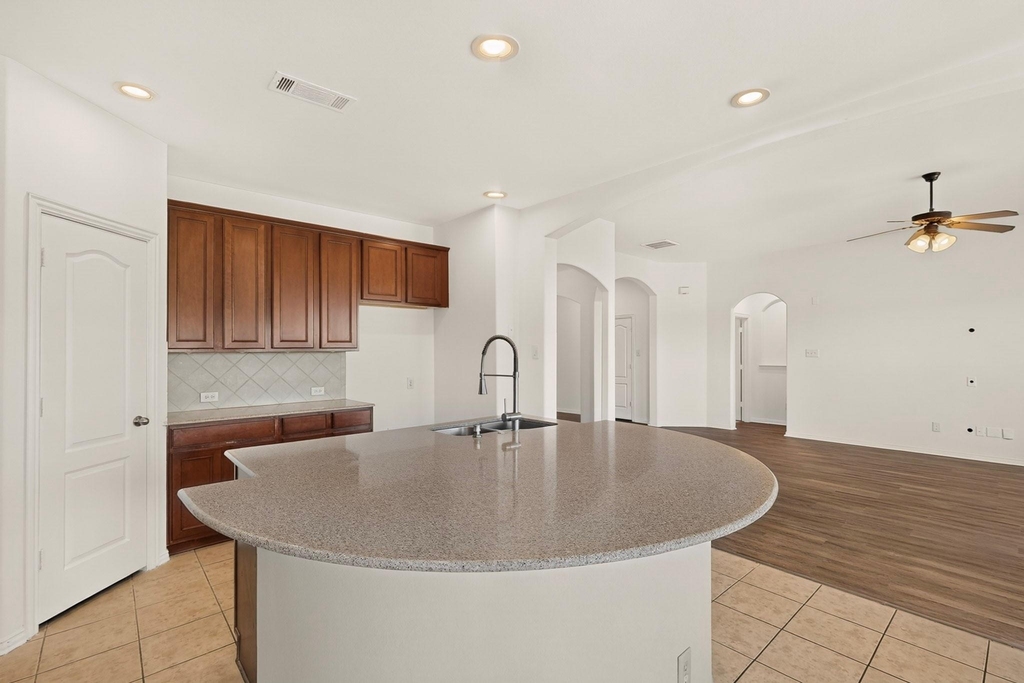 14908 Riverside Drive - Photo 11