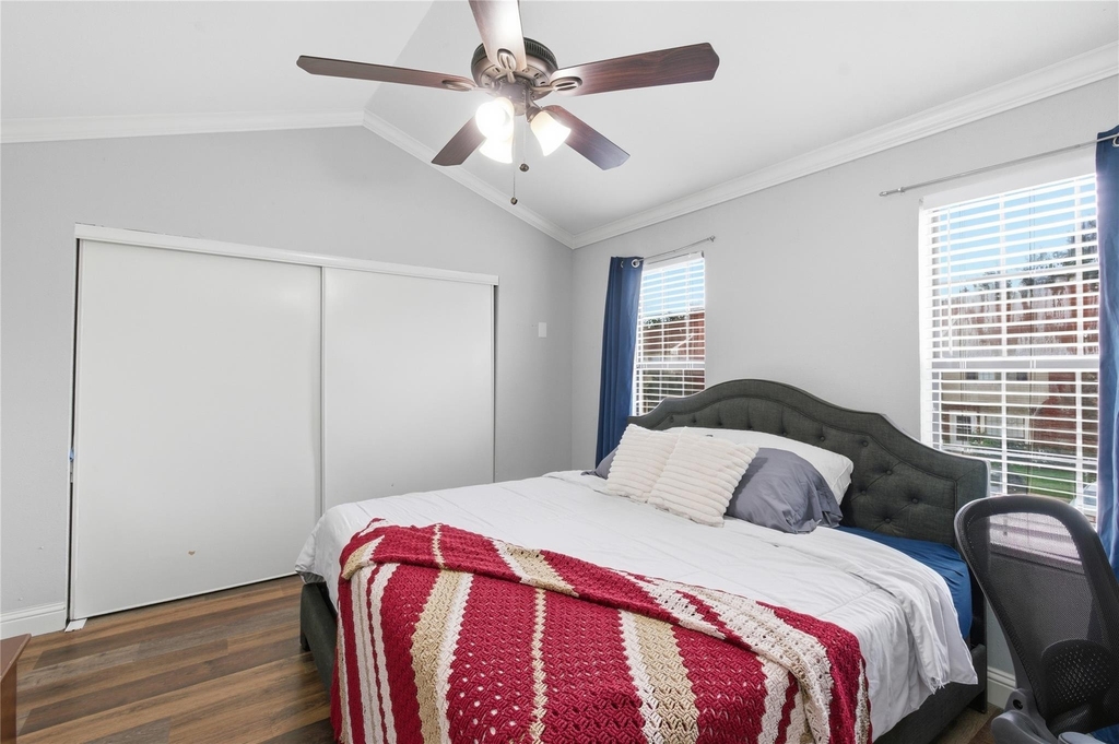 212 Samuel Boulevard - Photo 11
