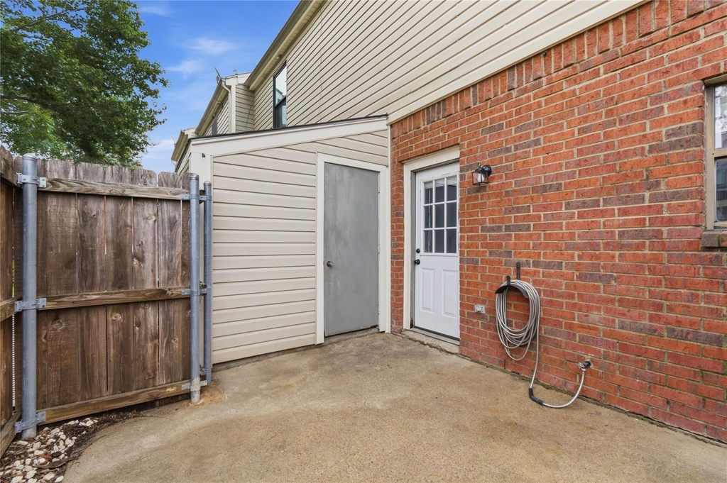 212 Samuel Boulevard - Photo 16