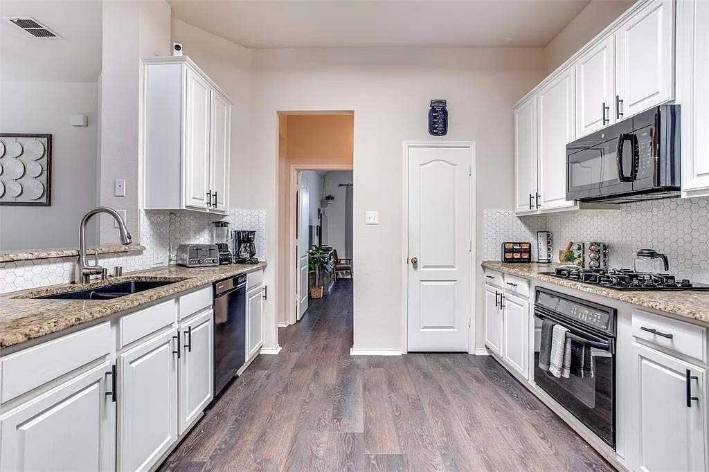 11348 Lockshire Drive - Photo 10