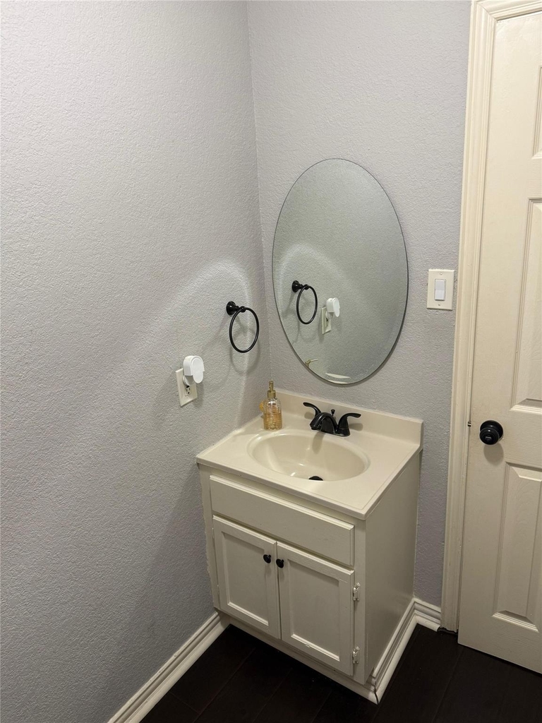1415 W Red Bird Lane - Photo 32