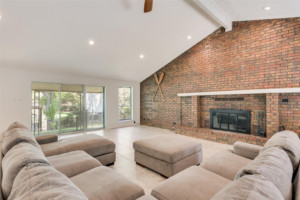 110 La Jolla Street - Photo 2