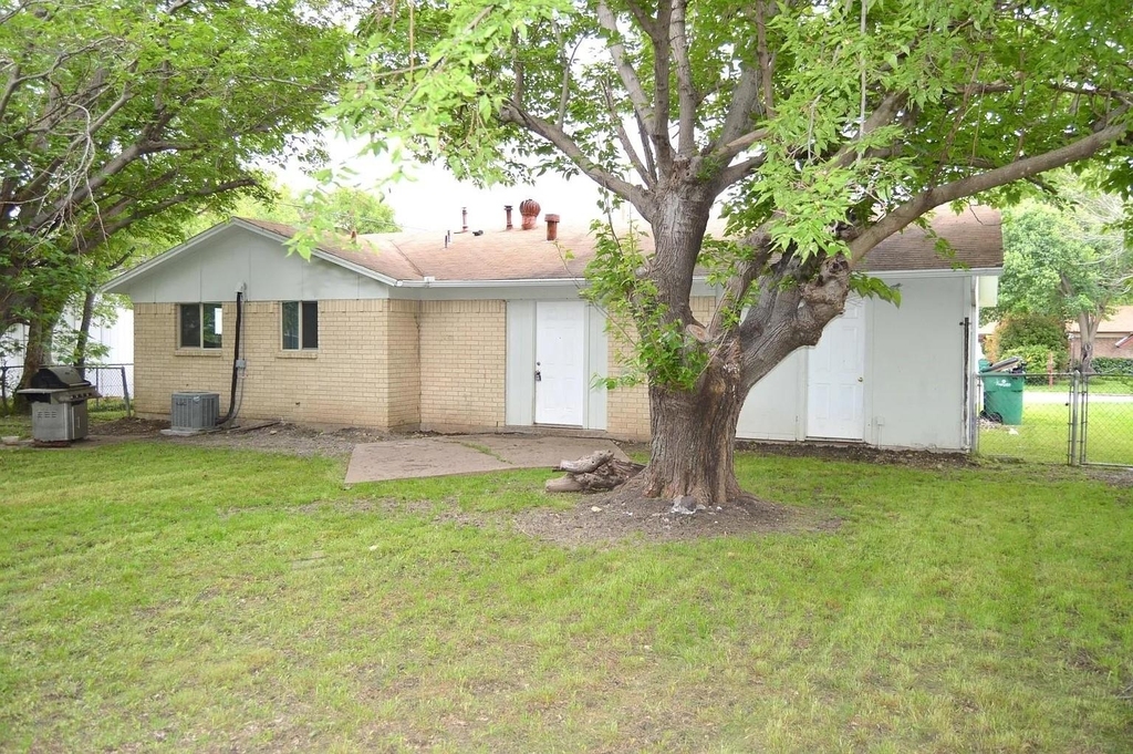 5729 Emerson Drive - Photo 14