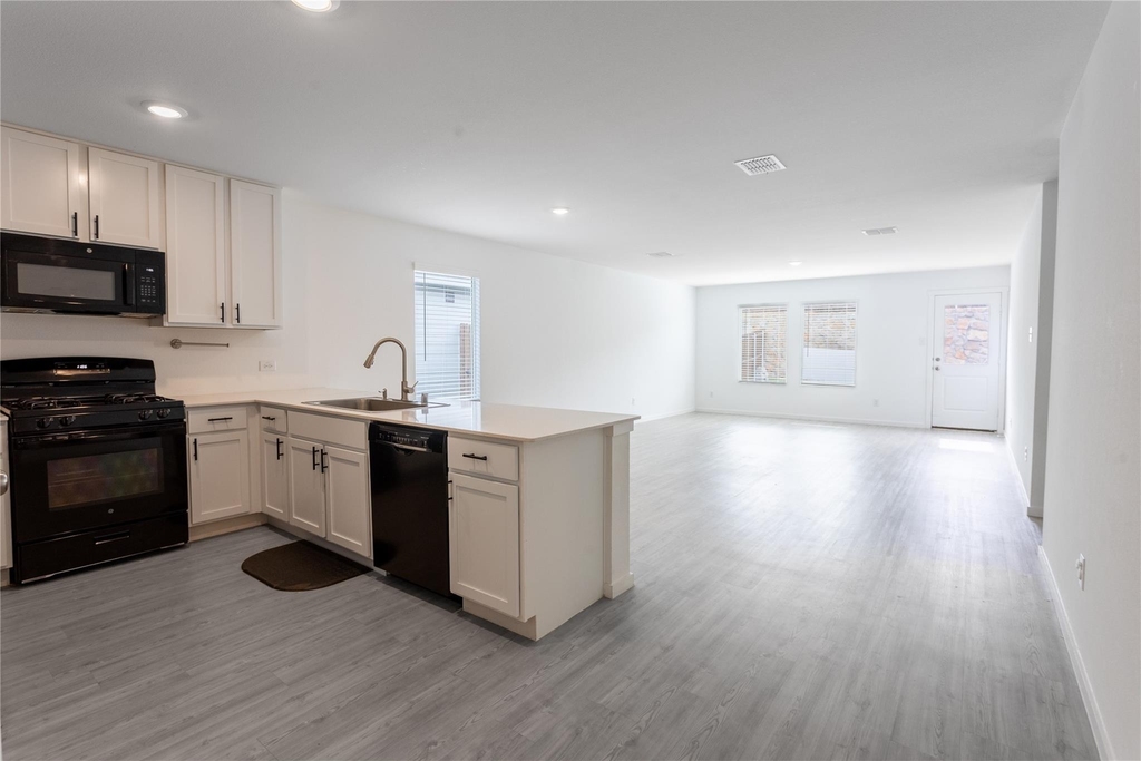 1307 Rodeo Circuit Way - Photo 5
