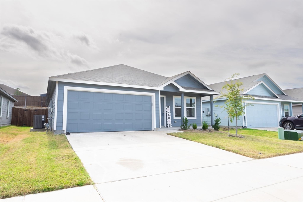 1307 Rodeo Circuit Way - Photo 1