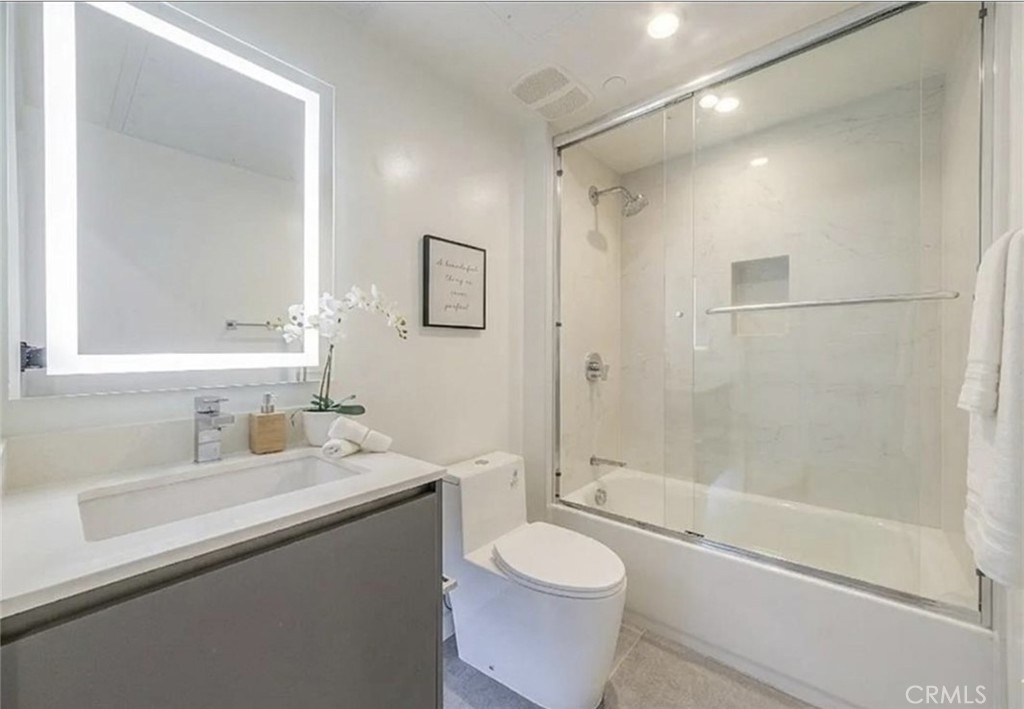 214 S Westmoreland - Photo 2