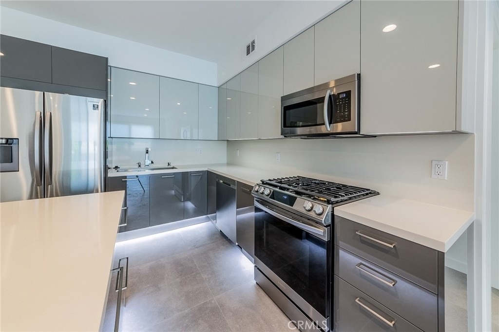 214 S Westmoreland - Photo 9