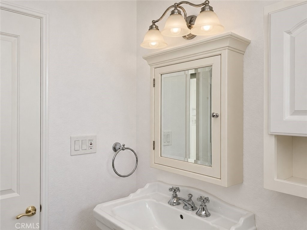 970 Pepperhill - Photo 4