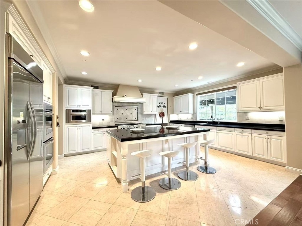 1009 Newhall Terrace - Photo 3