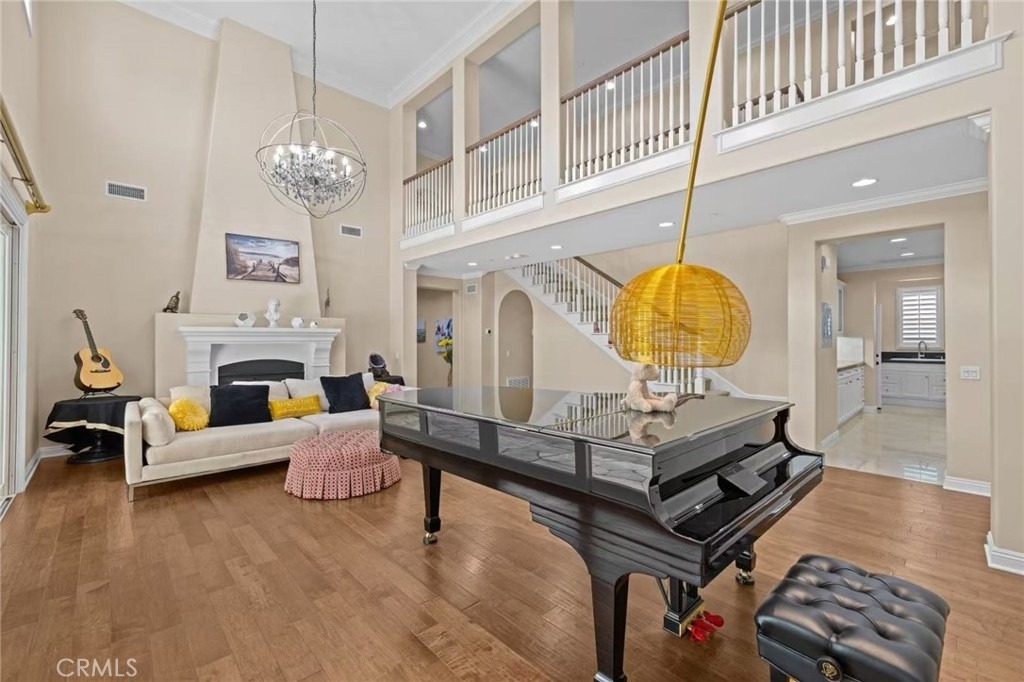 1009 Newhall Terrace - Photo 2