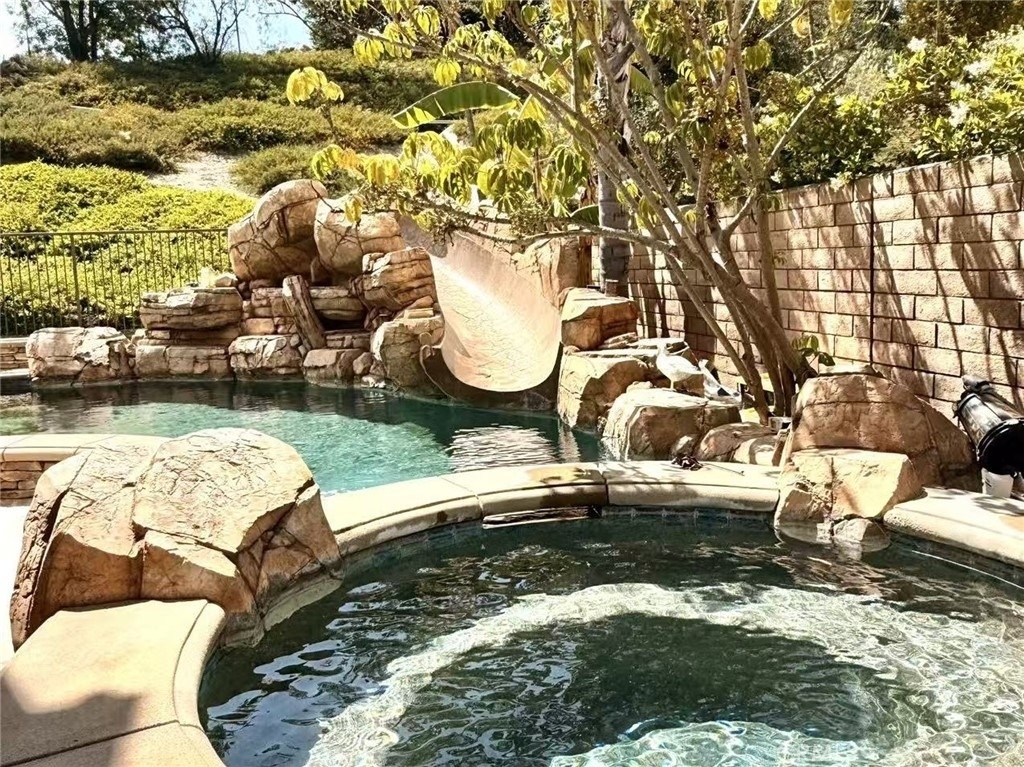 1009 Newhall Terrace - Photo 12