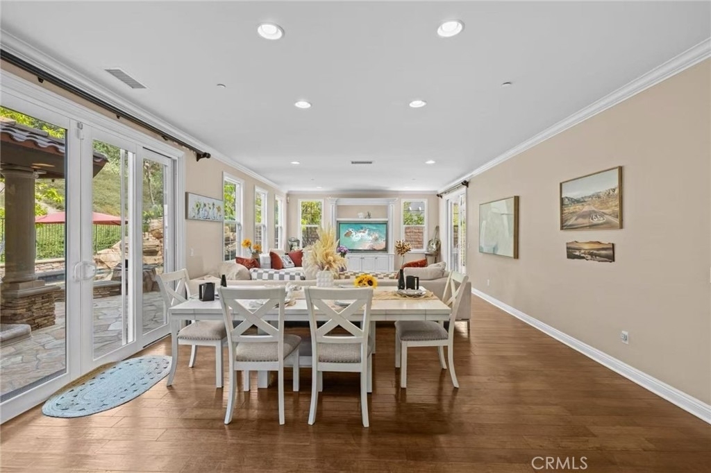 1009 Newhall Terrace - Photo 4