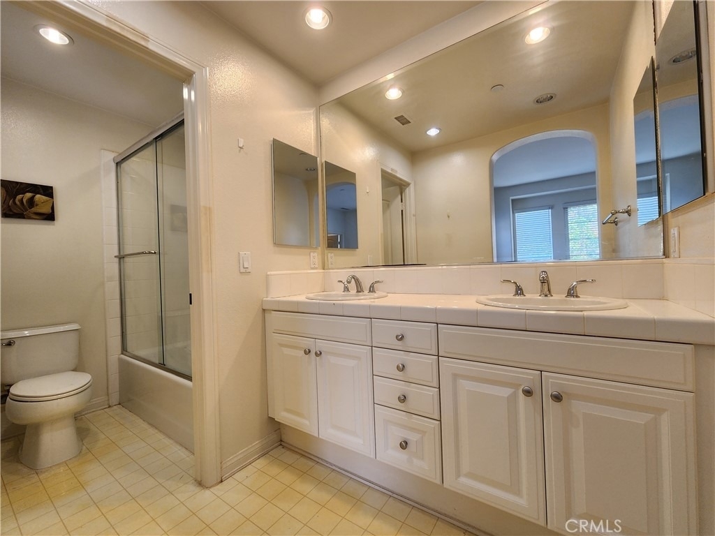 926 Terrace W - Photo 6