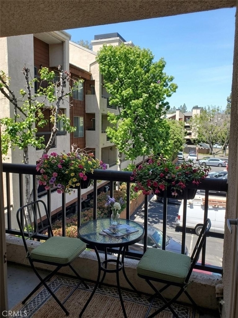 5545 Canoga Avenue - Photo 4