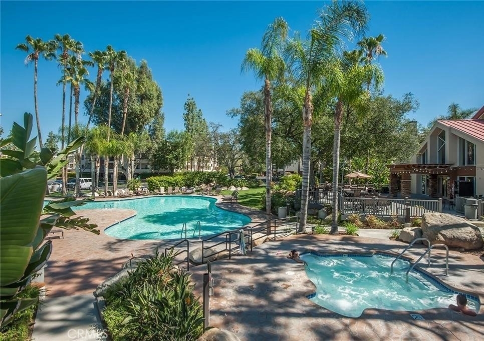 5545 Canoga Avenue - Photo 11