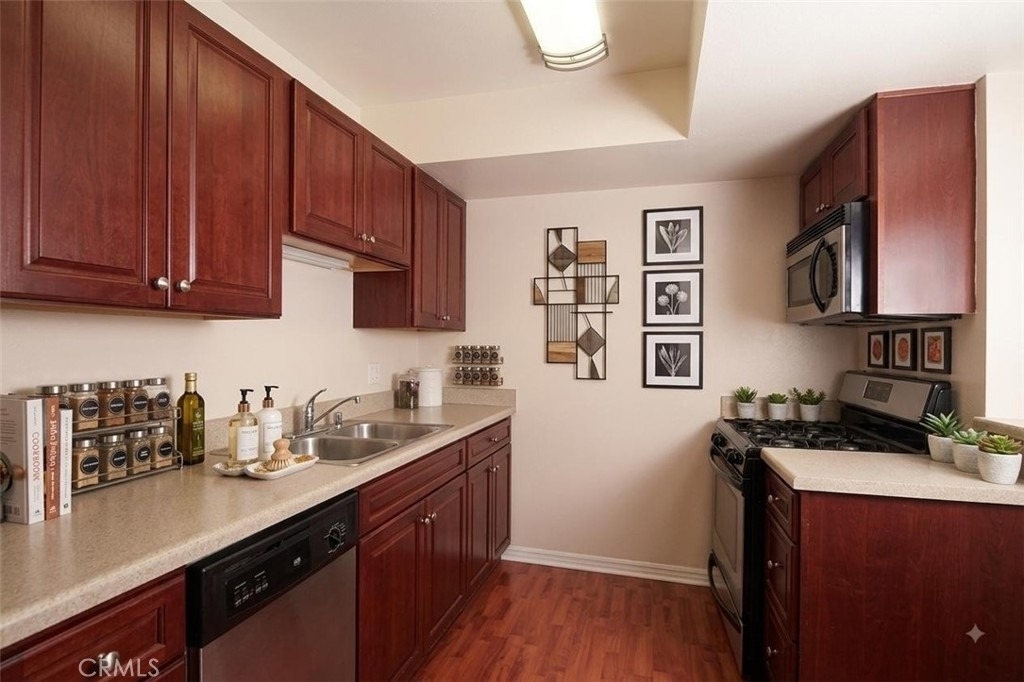 5545 Canoga Avenue - Photo 1