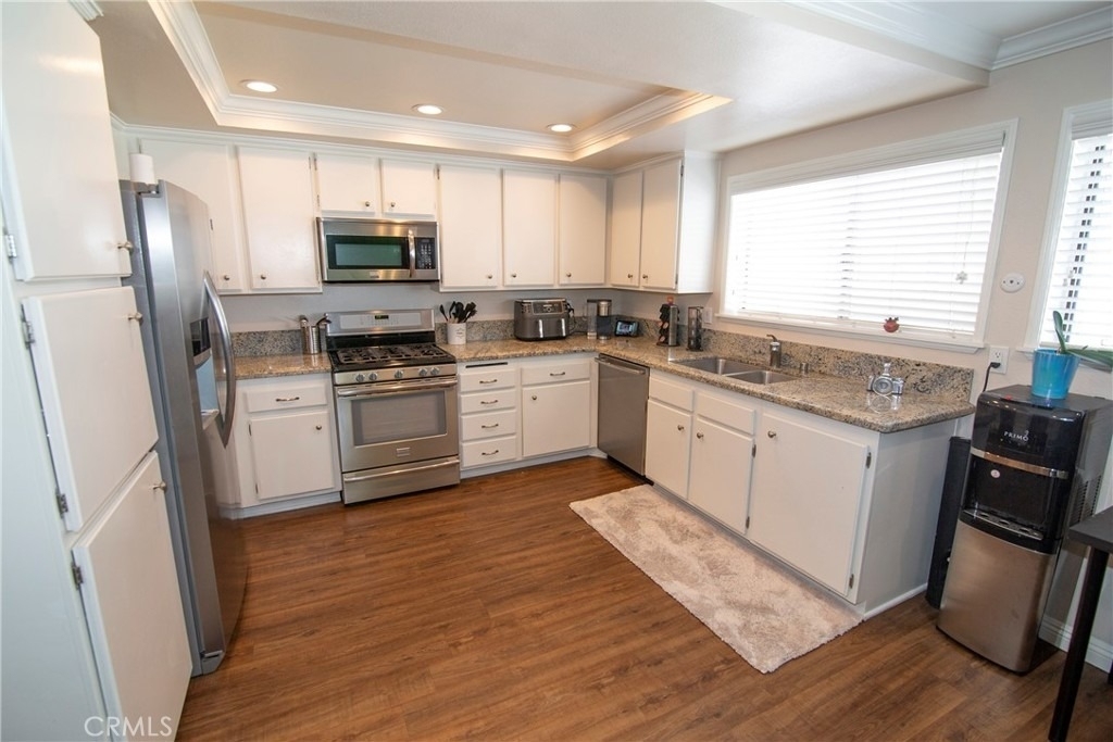 21535 Erwin Street - Photo 6