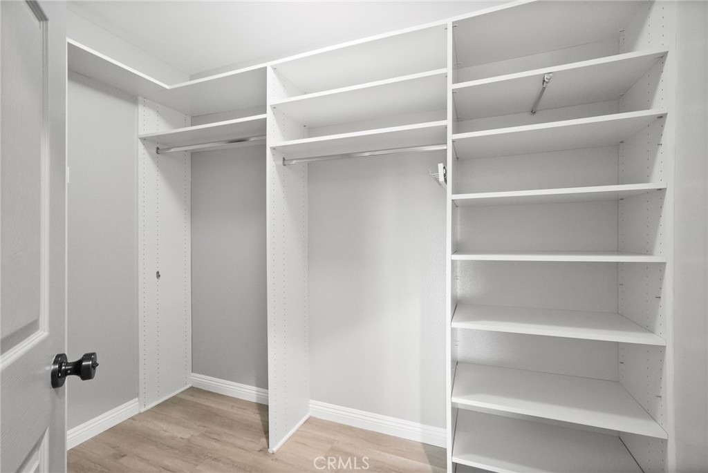 18328 Keswick Street - Photo 24