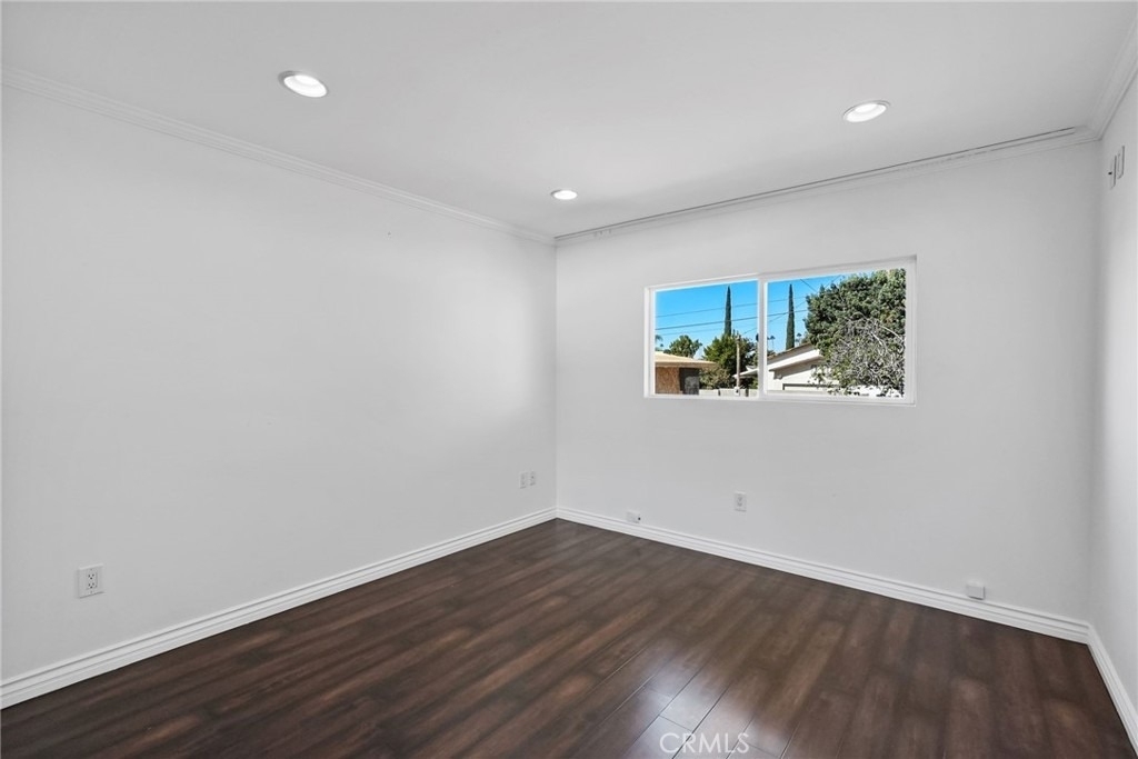 1353 Thompson Avenue - Photo 16