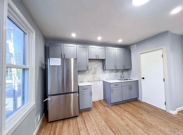 2 Bedroom Apartment in Staten Island, NY - Photo 1