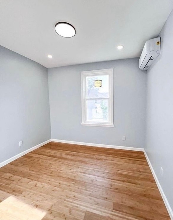 2 Bedroom Apartment in Staten Island, NY - Photo 4