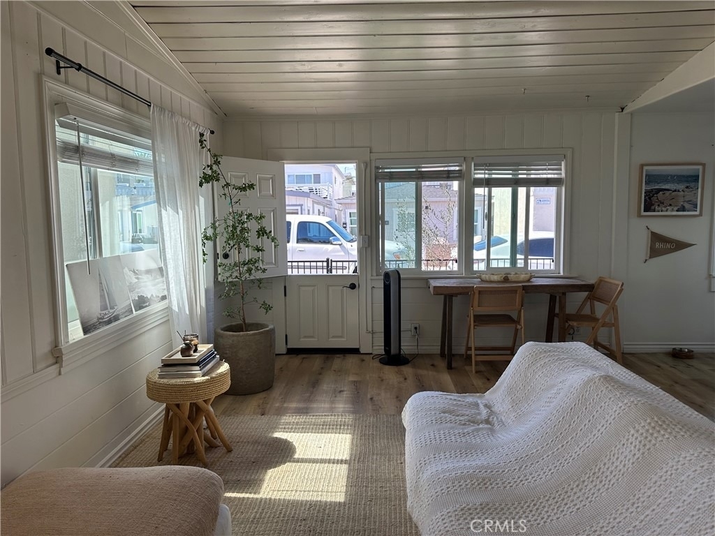 218 35th Street - Photo 2