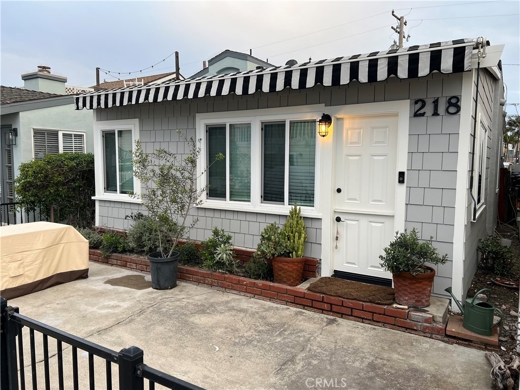 218 35th Street - Photo 1