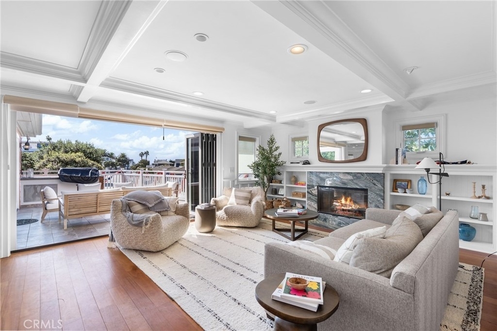 1701 E Balboa - Photo 3