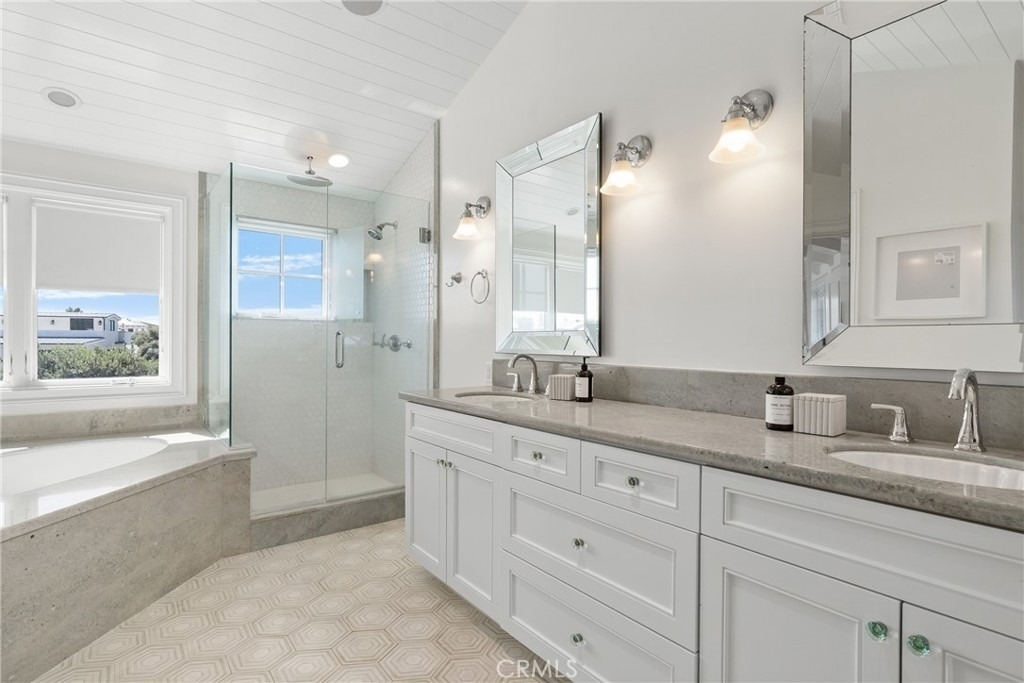 1701 E Balboa - Photo 17