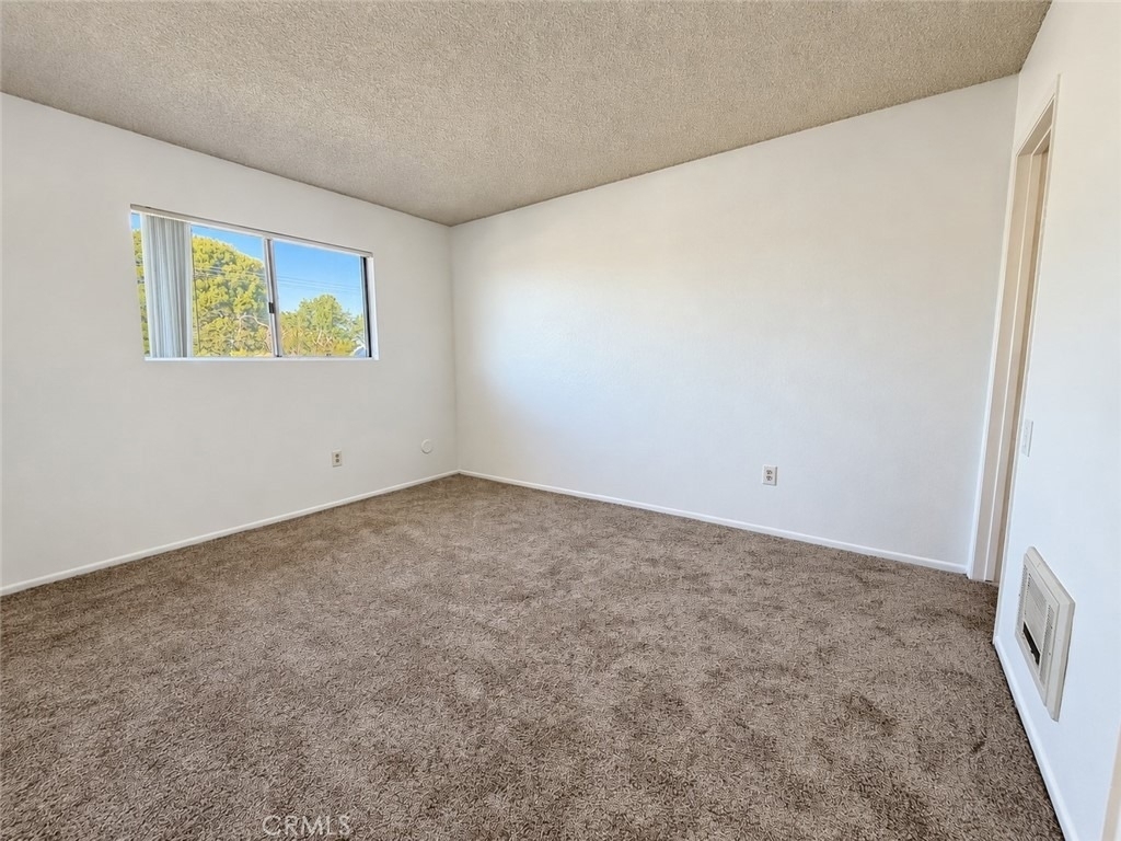 338 E Meats Avenue - Photo 5