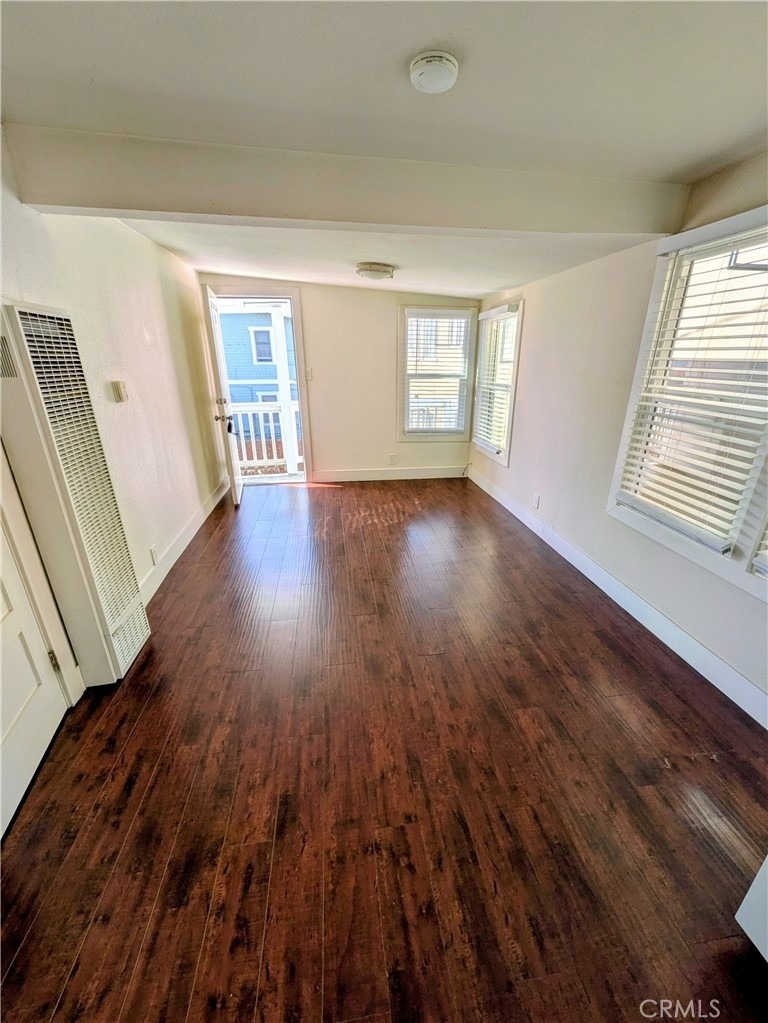 1517 E 1st Street - Photo 3