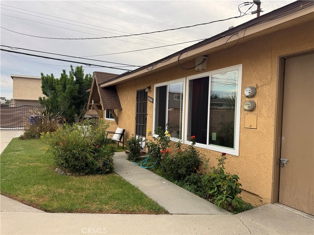 4296 Howard Ave - Photo 4