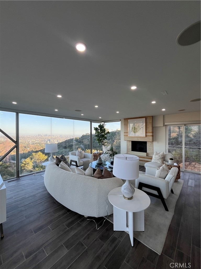 6960 Pacific View Drive - Photo 4