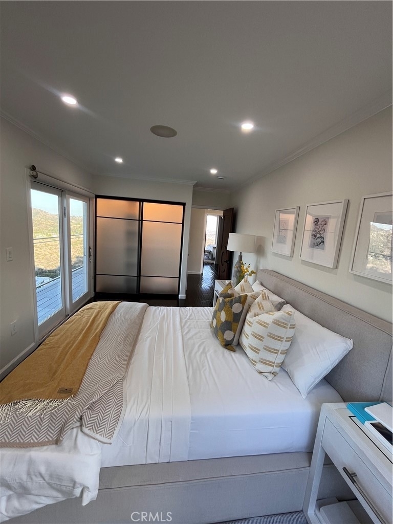 6960 Pacific View Drive - Photo 18