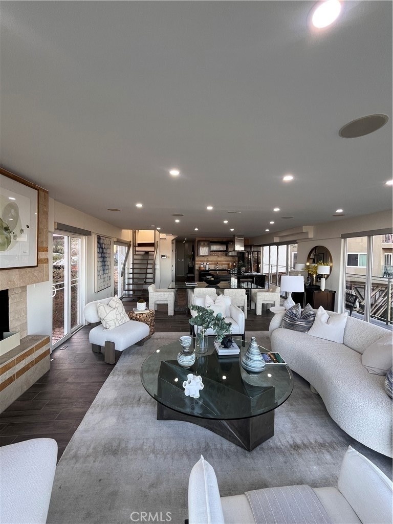 6960 Pacific View Drive - Photo 9