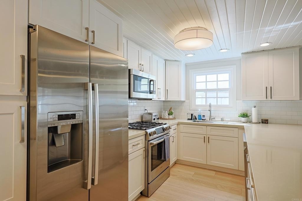 868 A Avenue - Photo 18