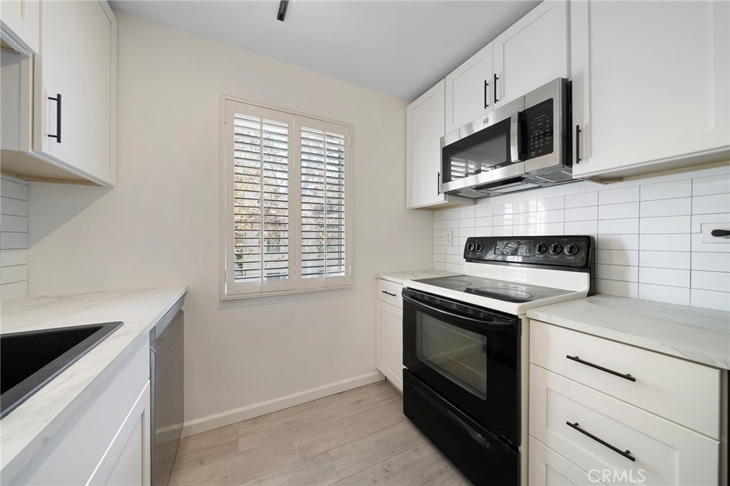 11212 Summertime Lane - Photo 5