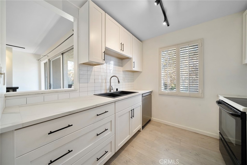 11212 Summertime Lane - Photo 6