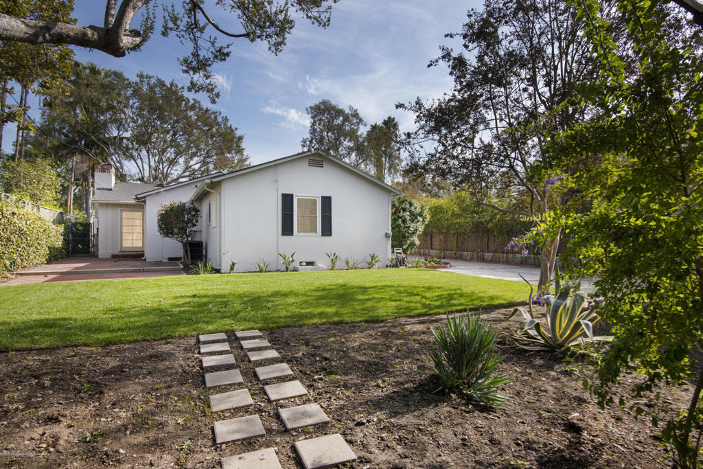 1087 S Los Robles Avenue - Photo 33