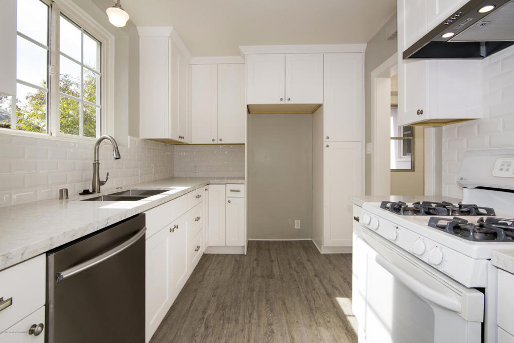 1087 S Los Robles Avenue - Photo 13